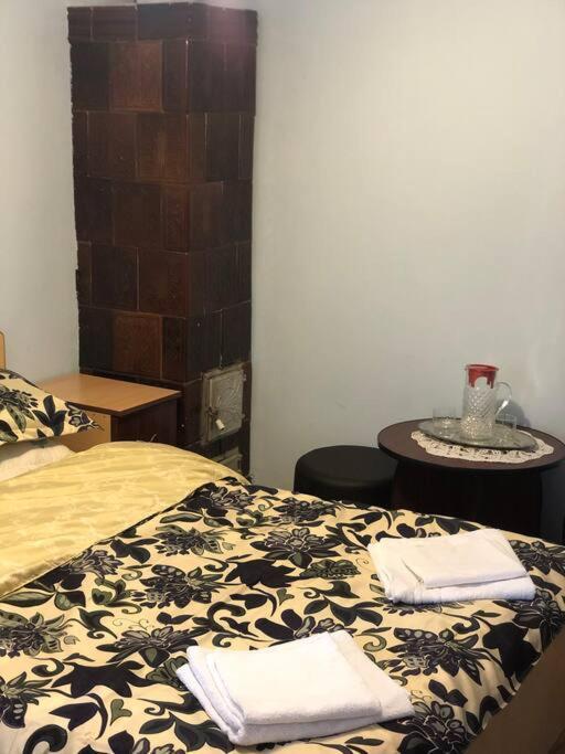 Casuta Bunicilor Isverna Hotel Buitenkant foto