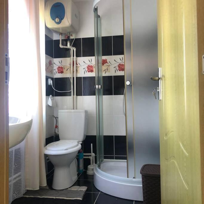 Casuta Bunicilor Isverna Hotel Buitenkant foto