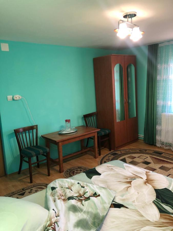 Casuta Bunicilor Isverna Hotel Buitenkant foto