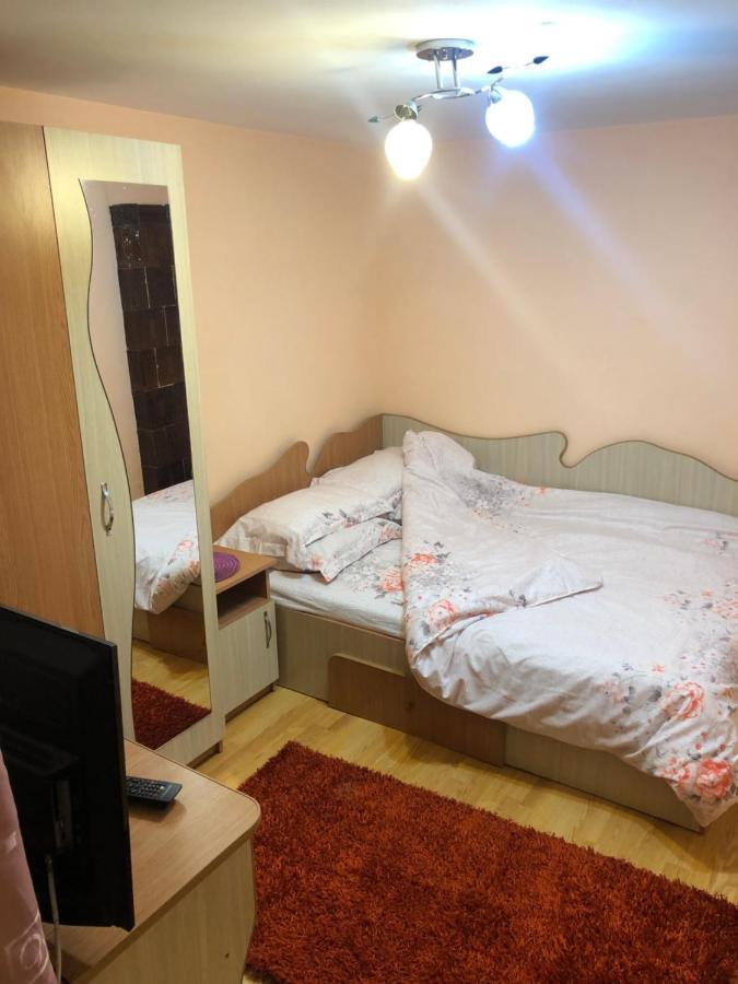 Casuta Bunicilor Isverna Hotel Buitenkant foto