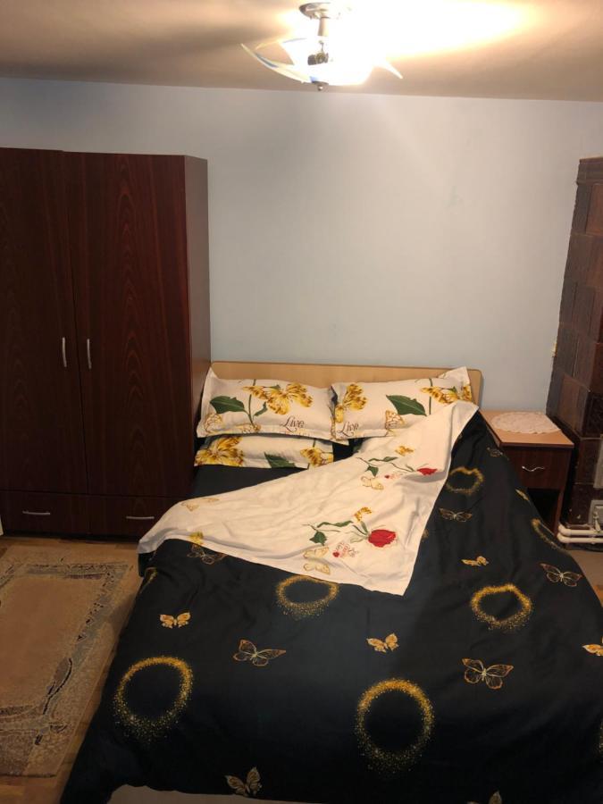Casuta Bunicilor Isverna Hotel Buitenkant foto