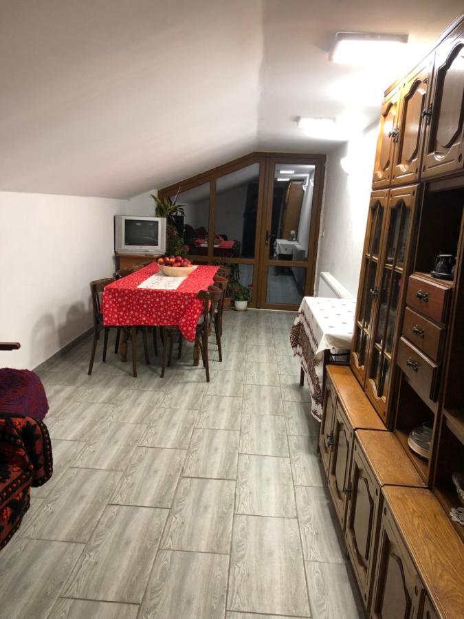 Casuta Bunicilor Isverna Hotel Buitenkant foto